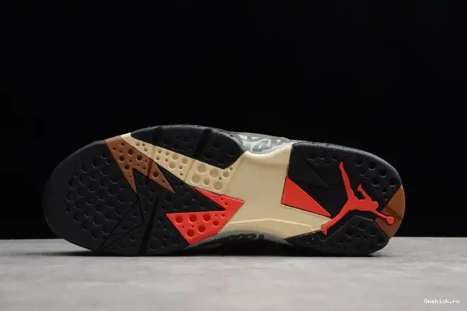 One Kick x Icicle Patta AT3375-100 Air 7 Jordan 0702